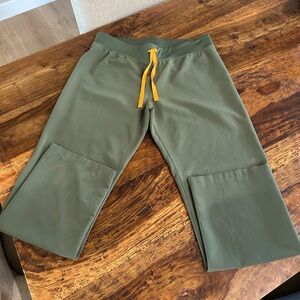 Figs Livingston Basic Scrub Pants Petite